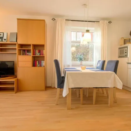 Zur Hanse 4 1 * Zingst